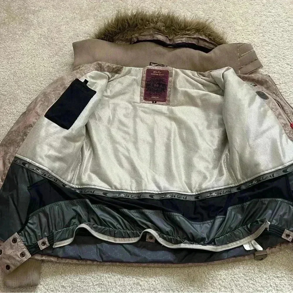 Oakley Signature Series Snowboarding Ski Jacket Gretchen Bleiler Loose Fit Sz M
